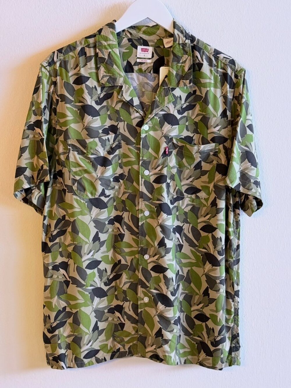 LEVI'S Classic Camper Relaxed-Fit Shirt Men's Size Small Multi-Color